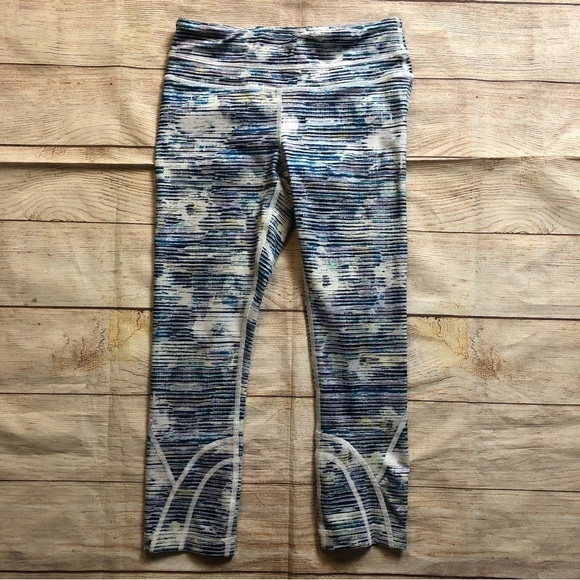 Lululemon Inspire Crop Blurry Belle Leggings Multi - Picture 1 of 7